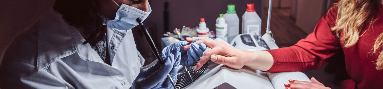 Sélection de marques professionnelles de gels pour ongles disponibles chez Pro Duo, dont Gelish, OPI, 2AM London et Andreia Professional, présentant des produits sans TPO.